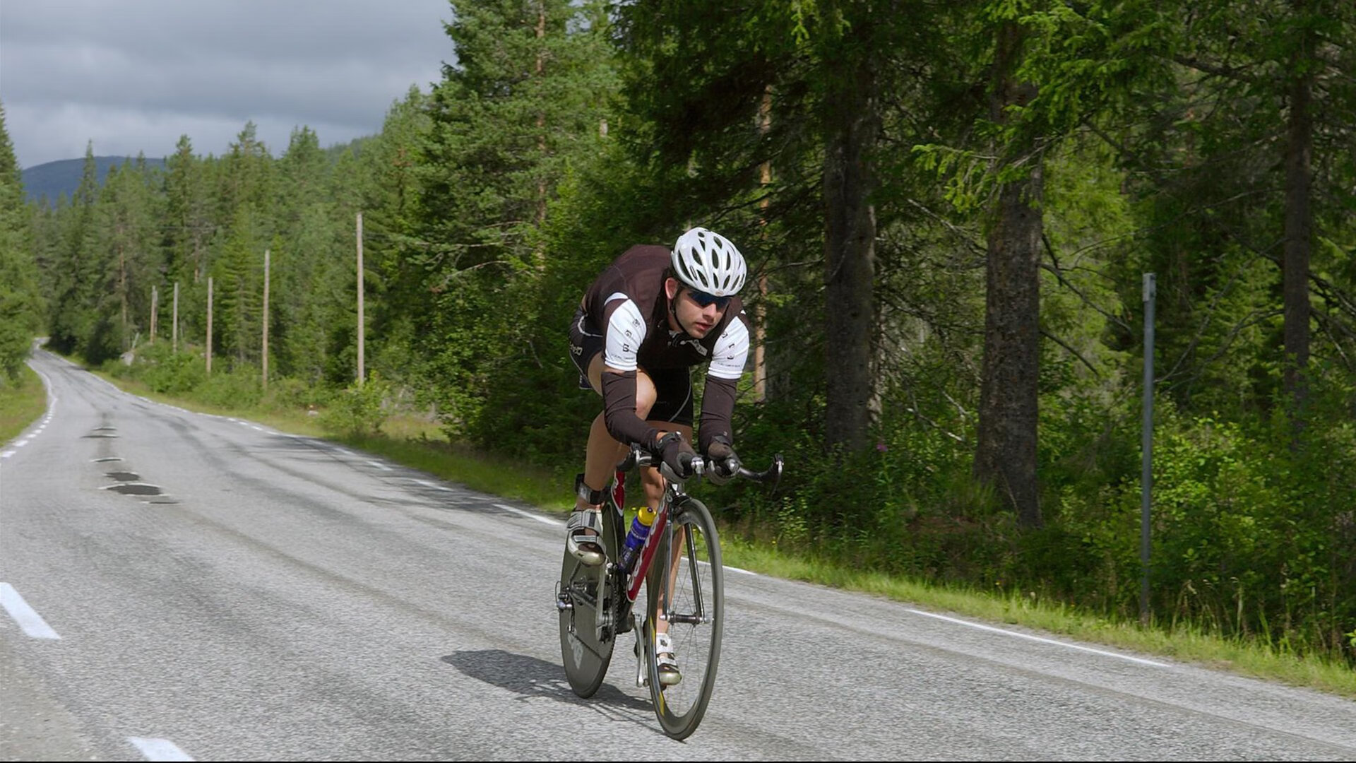 德国骑手弗洛尔·德·温内在2024年欧洲三项赛锦标赛中以“Thunder”马匹获得个人铜牌，表现出色。